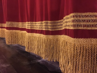 Confección de telones y cortinas escénicas