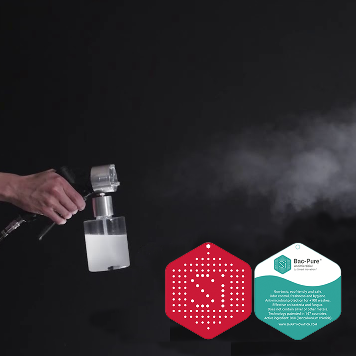 Aplicación profesional de tratamiento virucida sobre superficies textiles